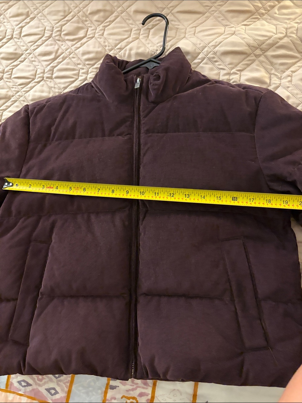 Vuori Women's Carmel Corduroy Puffer Jacket size small in Raisin - Picture 13 of 15